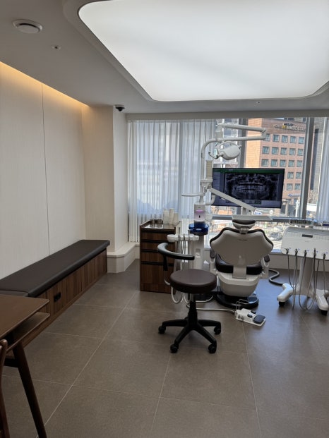 Jamsil no-prep laminate veneers: a real case of changing the impression without filing down the teeth image 4