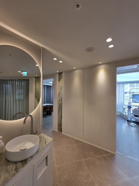 Object Zero Front Tooth Laminate, Minimizing Tooth Reduction image 19