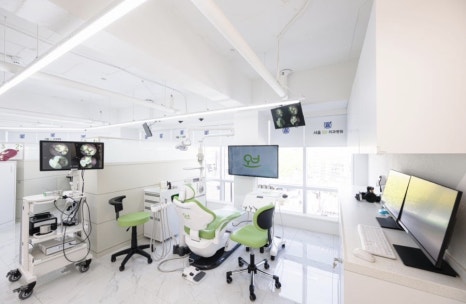 A Case Where Eating Discomfort Was Resolved with a Full Denture image 23