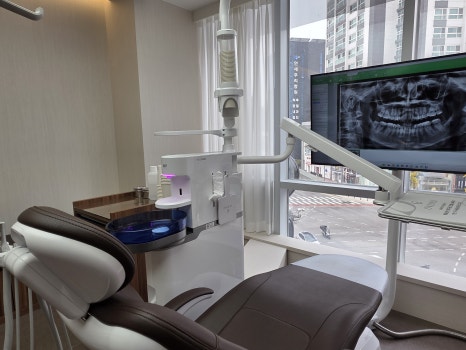 Things You Must Check Before Implant Treatment image 31