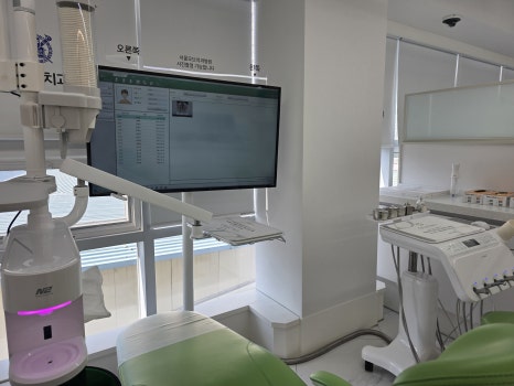 Are Tooth Sensitivity and Bleeding After Scaling Normal? — Clearly Explained by a Jamsil Dental Clinic image 2