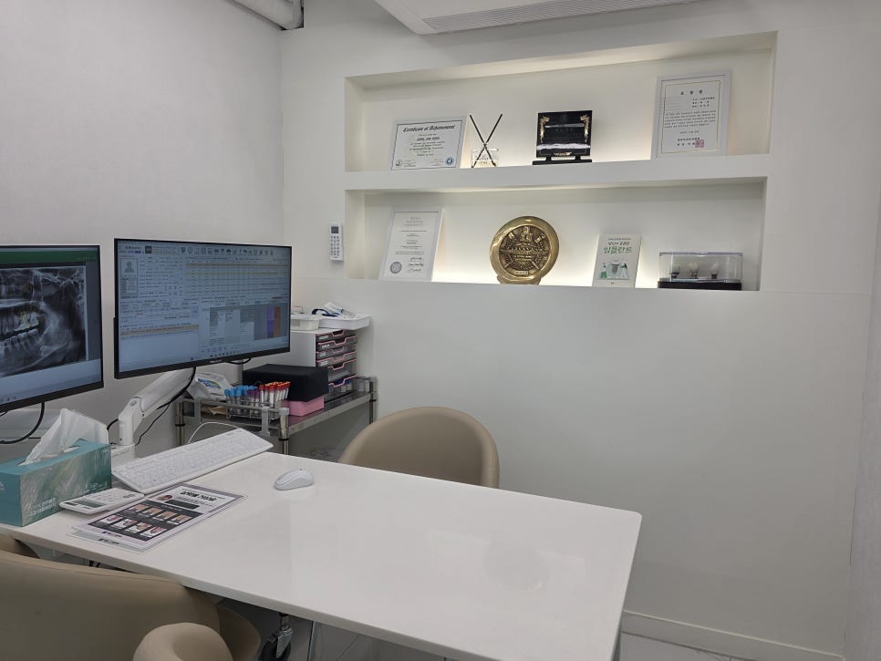 A Case Where Eating Discomfort Was Resolved with a Full Denture image 7