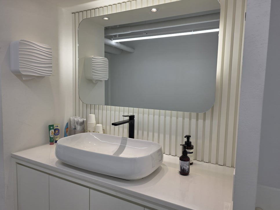 A Case Where Eating Discomfort Was Resolved with a Full Denture image 4