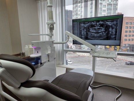 Things You Must Check Before Implant Treatment image 32