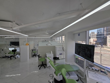 A Case Where Eating Discomfort Was Resolved with a Full Denture image 16