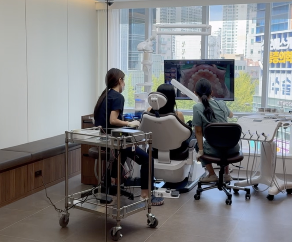 Objeo Laminate Cost, Treatment Review from a Woman in Her 20s image 19