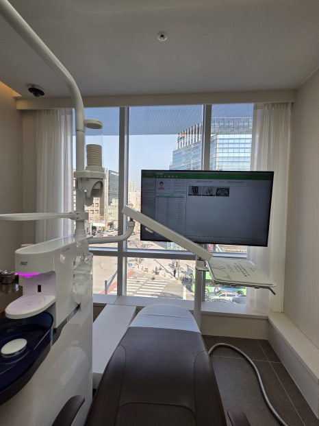 Object Zero Front Tooth Laminate, Minimizing Tooth Reduction image 26