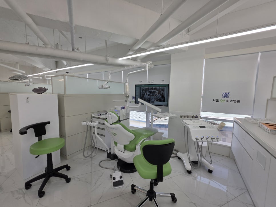 A Case Where Eating Discomfort Was Resolved with a Full Denture image 11