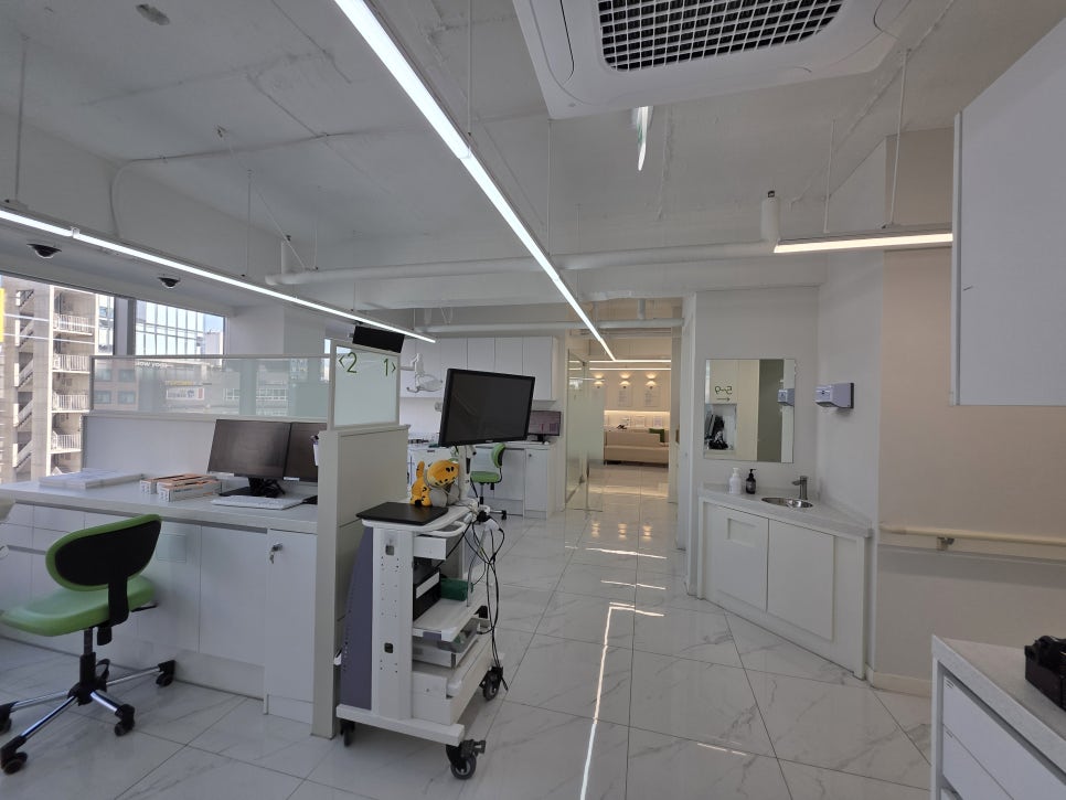 A Case Where Eating Discomfort Was Resolved with a Full Denture image 14