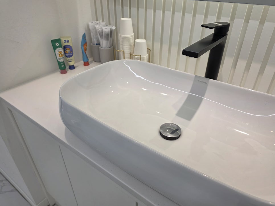 A Case Where Eating Discomfort Was Resolved with a Full Denture image 3