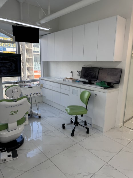 Jamsil Wisdom Tooth Extraction: If It Doesn’t Hurt, Is It Okay to Keep Putting It Off? image 14