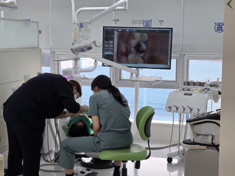 Things You Must Check Before Implant Treatment image 4