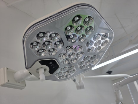 A 90s Senior Who Was Curious About Implant Insurance Pricing: How Did the Treatment Proceed? image 17