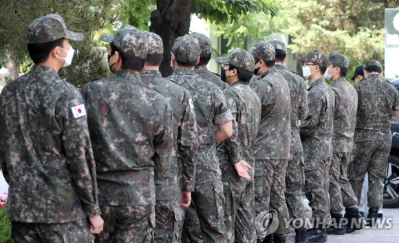 군인 모발이식, 모자 땀 훈련 속에서도 성공할 수 있을까? 관련 이미지 2
