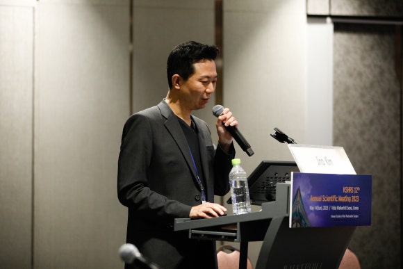 고난이 상황 비절개 모발이식 법(2023년 대한모발이식학회 발표 및 2023년 춘계 성형외과 연수강좌) 관련 이미지 12