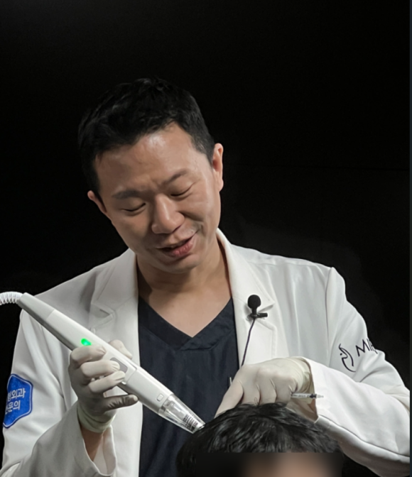 갱년기 여성탈모, 왜 머리카락이 빠지는걸까? 관련 이미지 5