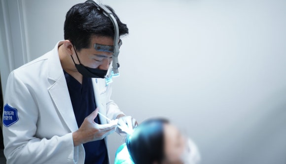 갱년기탈모, 중년 여성의 머리카락 변화 이해하기(원인과 치료) 관련 이미지 3