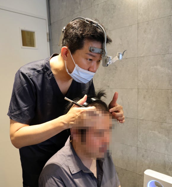 모발이식 헤어라인이 어색한 이유? 자연스러운 디자인의 5가지 조건 관련 이미지 5