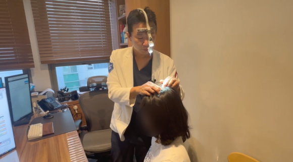 대머리, 단순한 &lsquo;없음&rsquo;이 아닌 &lsquo;또 다른 스타일&rsquo;로 살아가는 법 관련 이미지 4