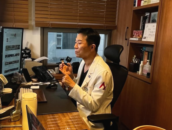 팔이 부러져도 병원 안 가던 그가, 탈모로 왔다 관련 이미지 8
