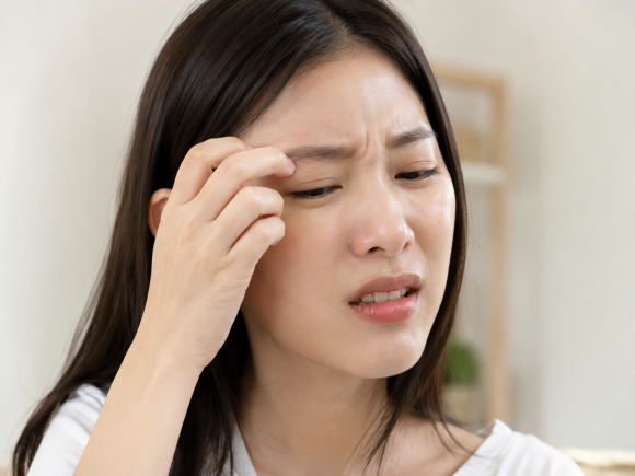 Eyebrow Hair Loss: Could It Be a Symptom of Seborrheic Dermatitis? Causes and How to Check image 3