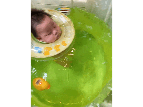 오원장의 육아일기: 스위마바 목튜브부터~ 스윔비 유아 튜브 , 구명조끼, 뽀로로 보행기 튜브까지 시기별 사용추천! &hearts;준수는 물놀이를 좋아해&hearts; 관련 이미지 31