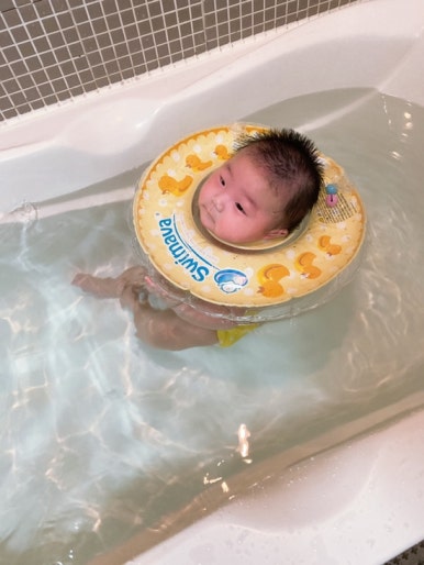 오원장의 육아일기: 스위마바 목튜브부터~ 스윔비 유아 튜브 , 구명조끼, 뽀로로 보행기 튜브까지 시기별 사용추천! &hearts;준수는 물놀이를 좋아해&hearts; 관련 이미지 23