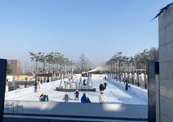 오원장의 육아일기: 반얀트리 아이스링크장 37개월아기 준수랑 첫 스케이트타기 ☃️⛸️ 관련 이미지 2