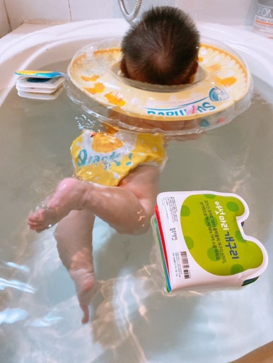 오원장의 육아일기: 스위마바 목튜브부터~ 스윔비 유아 튜브 , 구명조끼, 뽀로로 보행기 튜브까지 시기별 사용추천! &hearts;준수는 물놀이를 좋아해&hearts; 관련 이미지 18