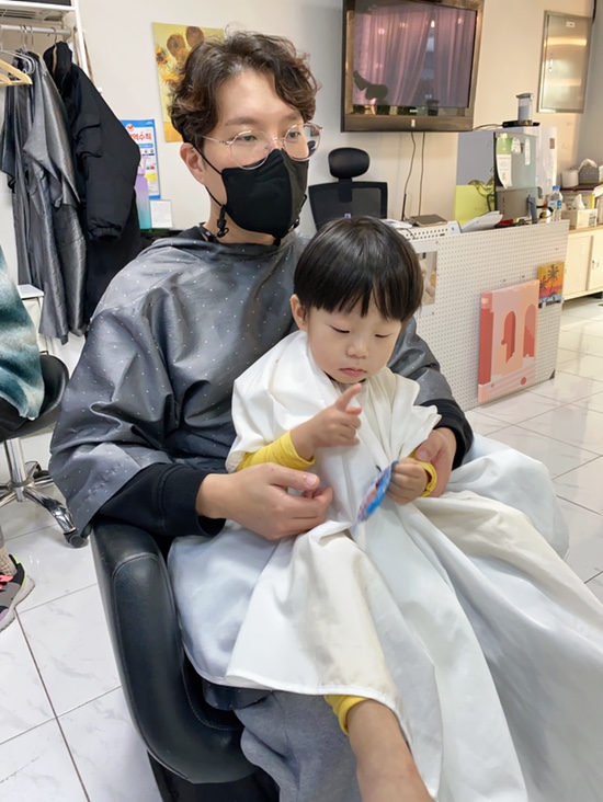 오원장의 육아일기 : 27개월아기 준수 ⭐️울지않고 이발성공🥰😘⭐️ 관련 이미지 1