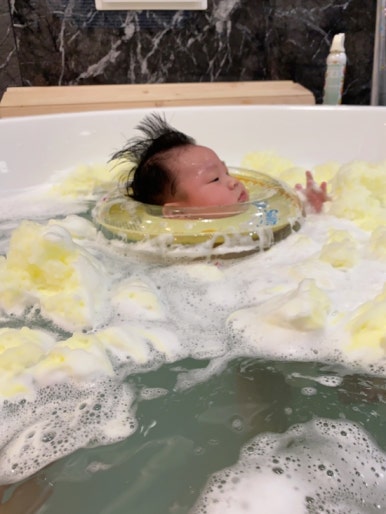 오원장의 육아일기: 스위마바 목튜브부터~ 스윔비 유아 튜브 , 구명조끼, 뽀로로 보행기 튜브까지 시기별 사용추천! &hearts;준수는 물놀이를 좋아해&hearts; 관련 이미지 41