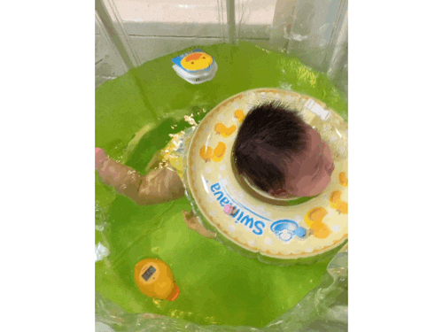 오원장의 육아일기: 스위마바 목튜브부터~ 스윔비 유아 튜브 , 구명조끼, 뽀로로 보행기 튜브까지 시기별 사용추천! &hearts;준수는 물놀이를 좋아해&hearts; 관련 이미지 30