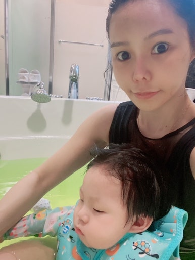 오원장의 육아일기: 스위마바 목튜브부터~ 스윔비 유아 튜브 , 구명조끼, 뽀로로 보행기 튜브까지 시기별 사용추천! &hearts;준수는 물놀이를 좋아해&hearts; 관련 이미지 57