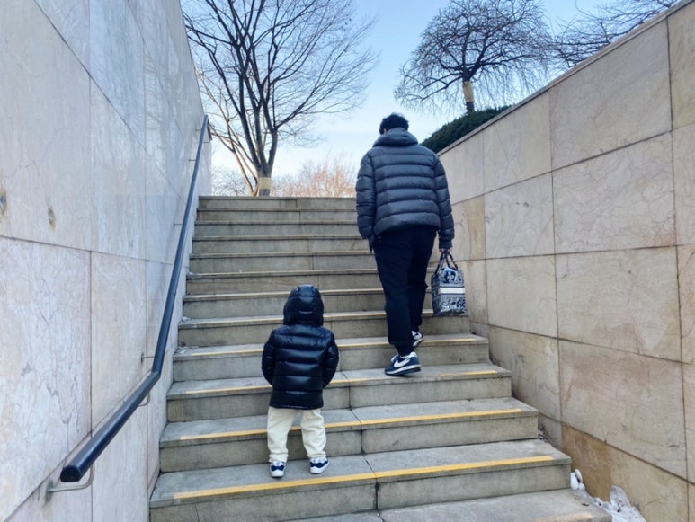 오원장의 육아일기: 반얀트리 아이스링크장 37개월아기 준수랑 첫 스케이트타기 ☃️⛸️ 관련 이미지 67