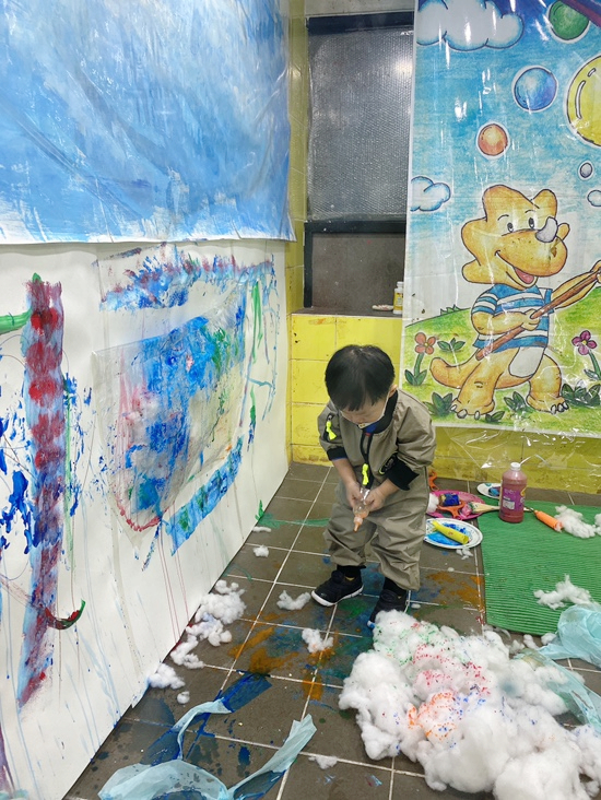 요미요미 반포교육원 : 25개월 3세아기  준수의 요미요미 퍼포먼스 미술수업 , 유아미술 관련 이미지 32
