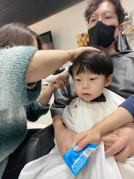 오원장의 육아일기 : 27개월아기 준수 ⭐️울지않고 이발성공🥰😘⭐️ 관련 이미지 10