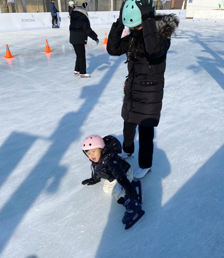 오원장의 육아일기: 반얀트리 아이스링크장 37개월아기 준수랑 첫 스케이트타기 ☃️⛸️ 관련 이미지 27