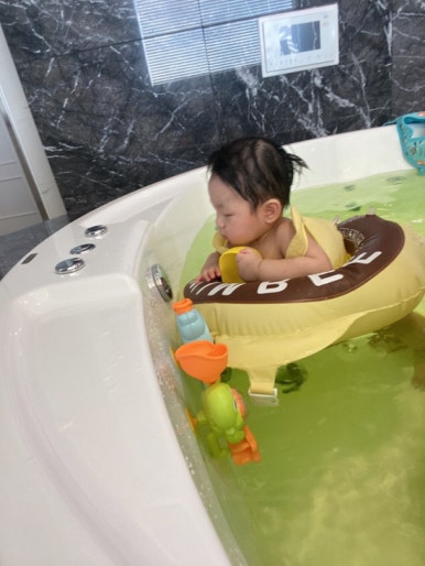오원장의 육아일기: 스위마바 목튜브부터~ 스윔비 유아 튜브 , 구명조끼, 뽀로로 보행기 튜브까지 시기별 사용추천! &hearts;준수는 물놀이를 좋아해&hearts; 관련 이미지 53