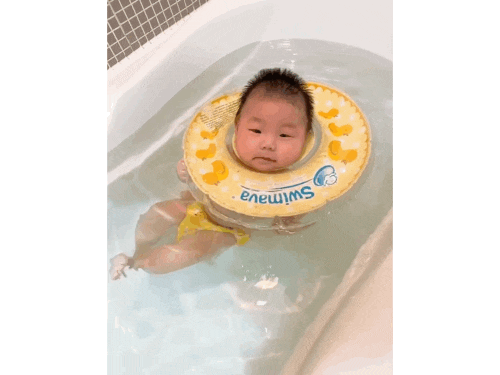 오원장의 육아일기: 스위마바 목튜브부터~ 스윔비 유아 튜브 , 구명조끼, 뽀로로 보행기 튜브까지 시기별 사용추천! &hearts;준수는 물놀이를 좋아해&hearts; 관련 이미지 21