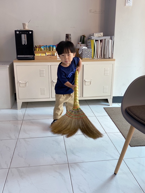 오원장의 육아일기: 22개월 아기 머리자르기😅😅 관련 이미지 9