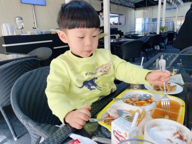 오원장의 육아일기: 반얀트리 아이스링크장 37개월아기 준수랑 첫 스케이트타기 ☃️⛸️ 관련 이미지 48