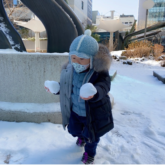 겸둥이 준수의 첫 눈놀이☃️❄️☃️🐥 관련 이미지 16