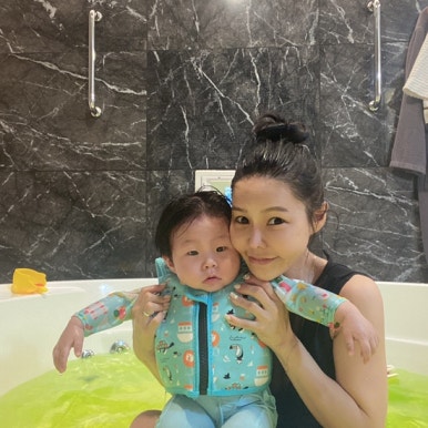 오원장의 육아일기: 스위마바 목튜브부터~ 스윔비 유아 튜브 , 구명조끼, 뽀로로 보행기 튜브까지 시기별 사용추천! &hearts;준수는 물놀이를 좋아해&hearts; 관련 이미지 59