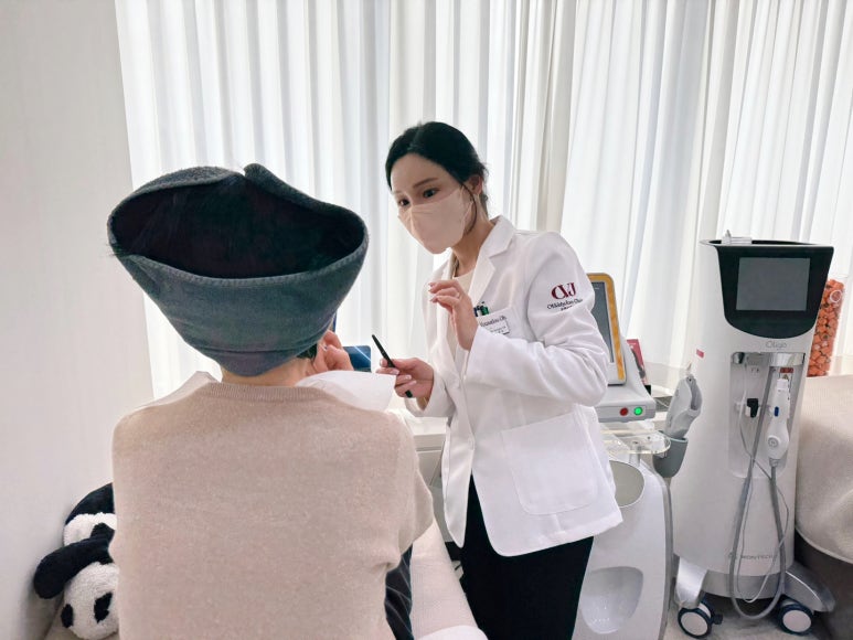 팔자주름 보톡스, 진짜 효과가 있을까? 관련 이미지 1