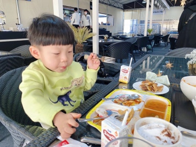 오원장의 육아일기: 반얀트리 아이스링크장 37개월아기 준수랑 첫 스케이트타기 ☃️⛸️ 관련 이미지 49