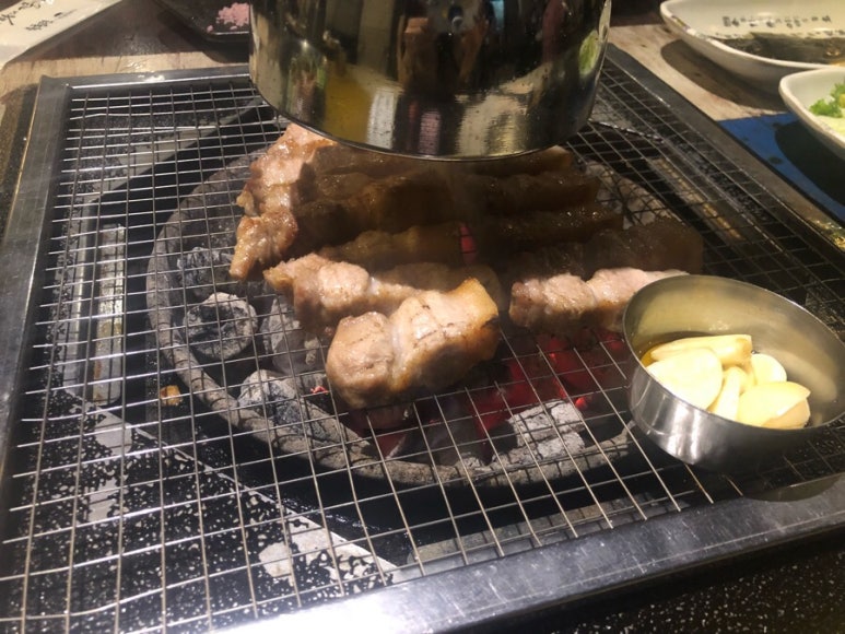 명동맛집 【욱통령】수요미식회 삼겹살맛집 _ 육통령 오겹살 숙성김치찌개 엄지척 관련 이미지 31