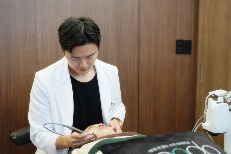 온다리프팅 4만줄? 10만줄? 원장님이 직접 알려주는 이야기가 궁금하다면. 관련 이미지 2