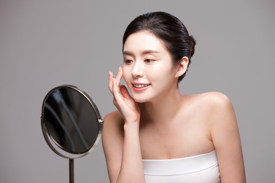 칙칙하고 퀭한 얼굴 만드는 다크서클, 어떻게 개선할까? 관련 이미지 3