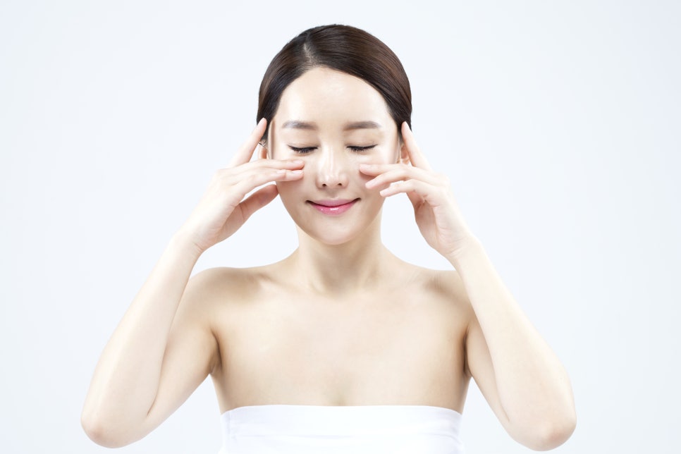 칙칙하고 퀭한 얼굴 만드는 다크서클, 어떻게 개선할까? 관련 이미지 4