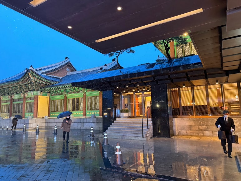 치과용 3M 신제품 런칭 행사에 초청되어, 신라호텔 영빈관 디너코스와 함께. 3M RelyX Universal. 관련 이미지 3